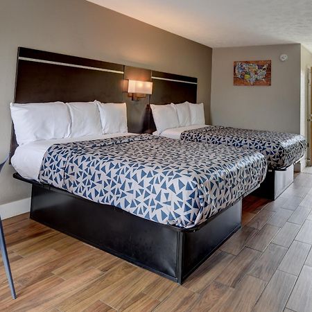 Econo Lodge Sevierville-Pigeon Forge On The River Экстерьер фото