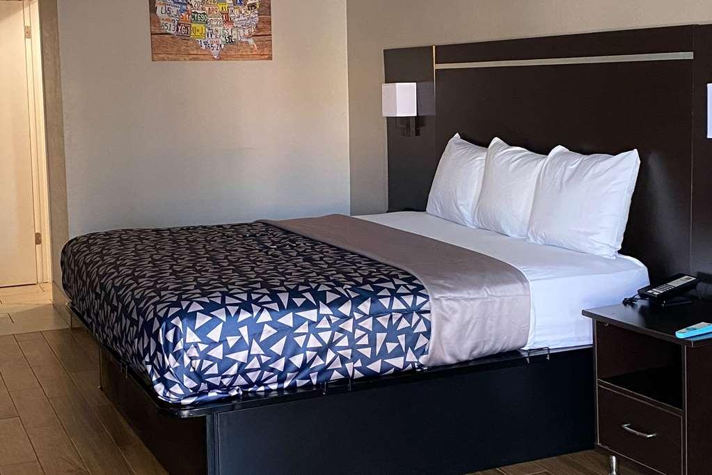 Econo Lodge Sevierville-Pigeon Forge On The River Номер фото