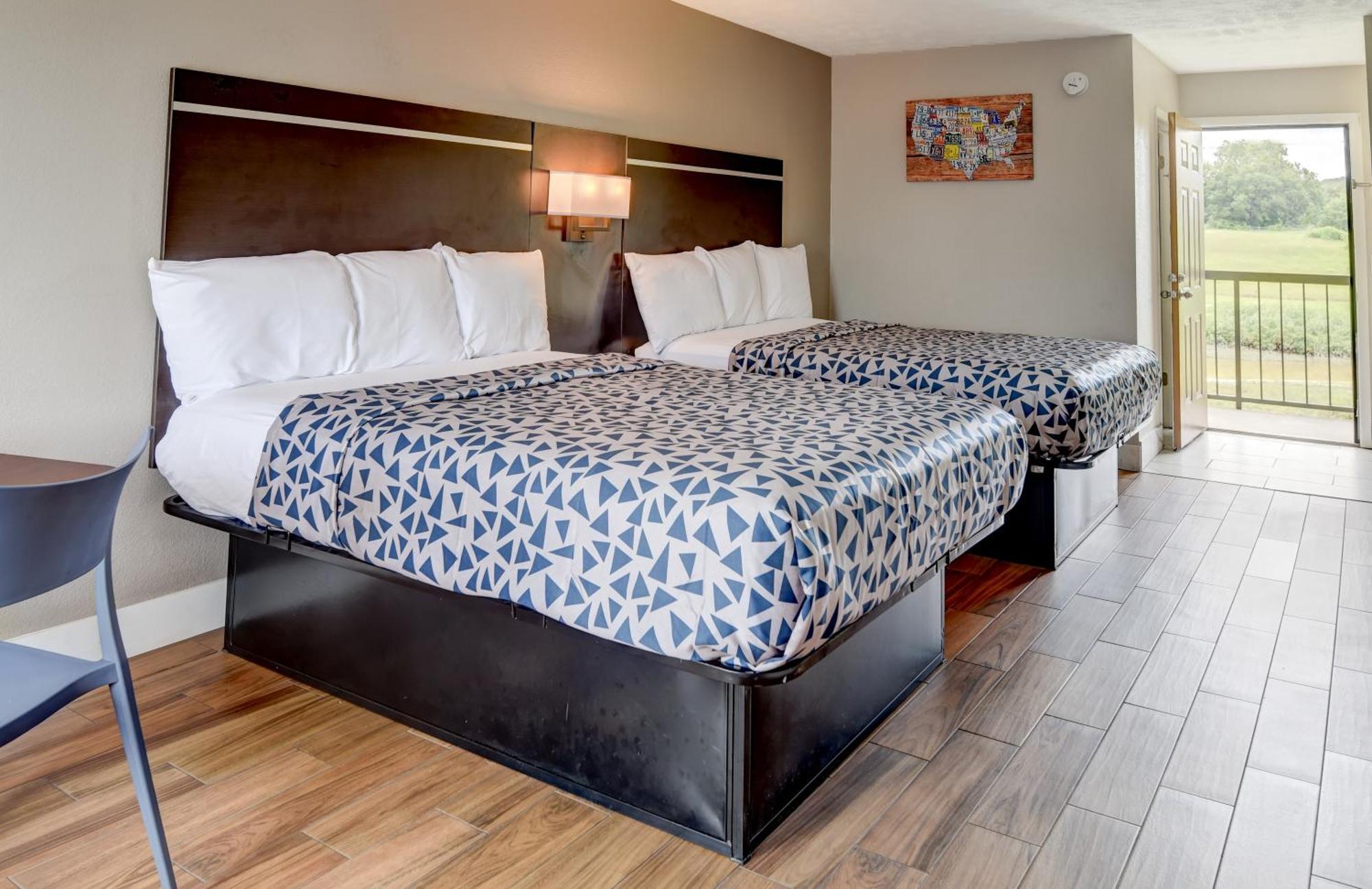 Econo Lodge Sevierville-Pigeon Forge On The River Экстерьер фото