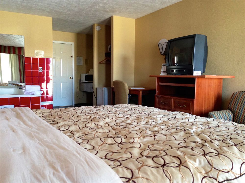 Econo Lodge Sevierville-Pigeon Forge On The River Экстерьер фото