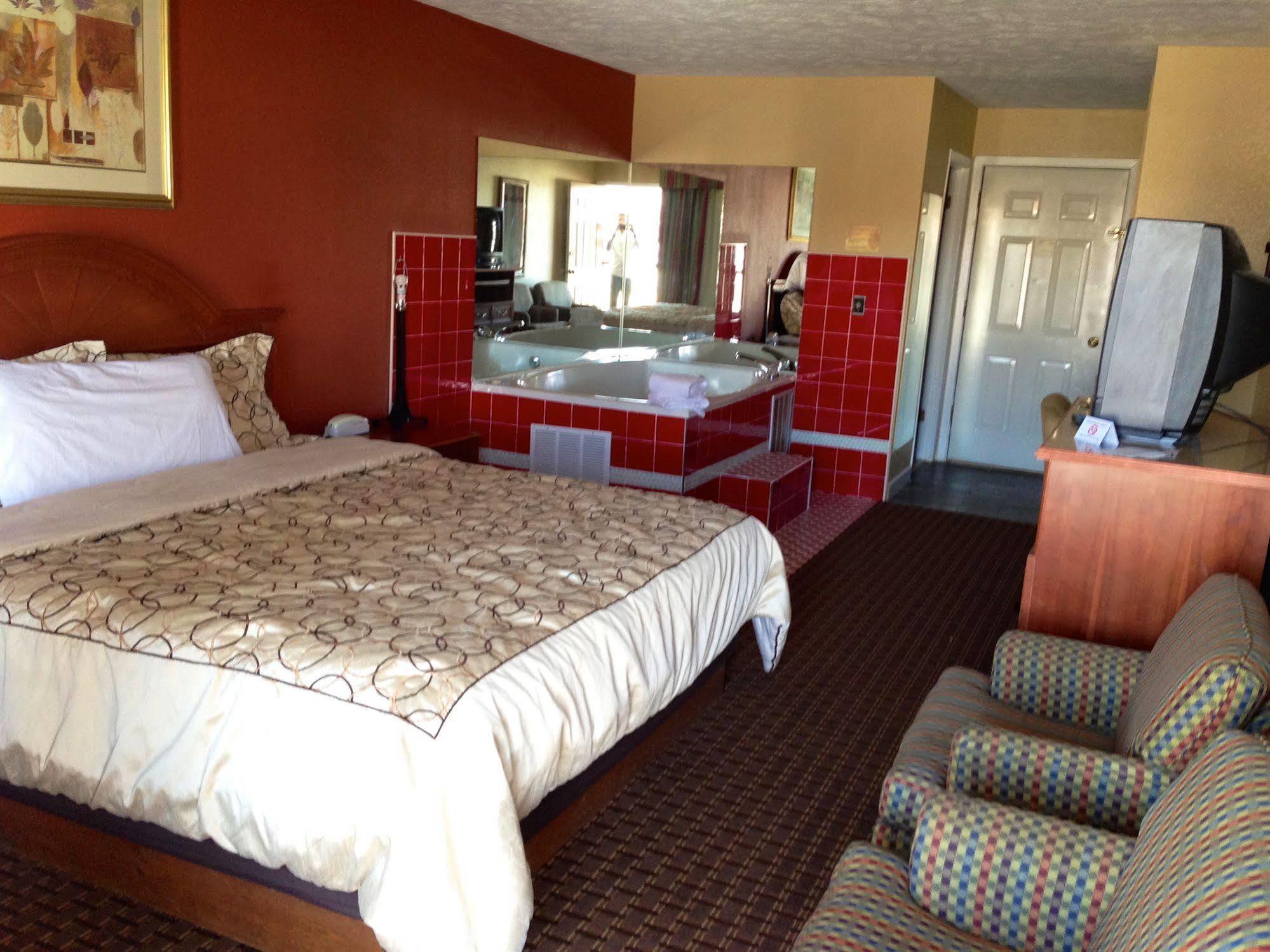 Econo Lodge Sevierville-Pigeon Forge On The River Экстерьер фото